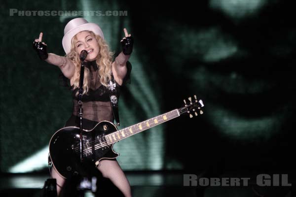 MADONNA - 2009-07-09 - PARIS - Bercy - 